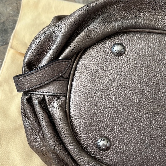 Louis Vuitton Mahina Hobo XL Metallic Mordore - Picture 5 of 16